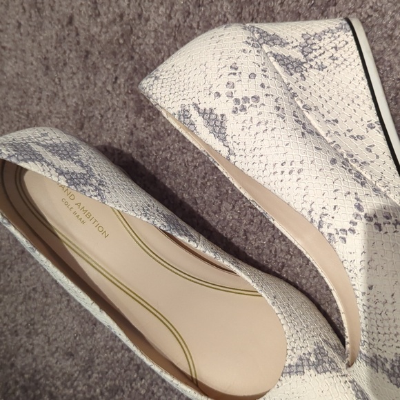 Cole Haan Grand Ambition wedges 9.5 B - Picture 2 of 4